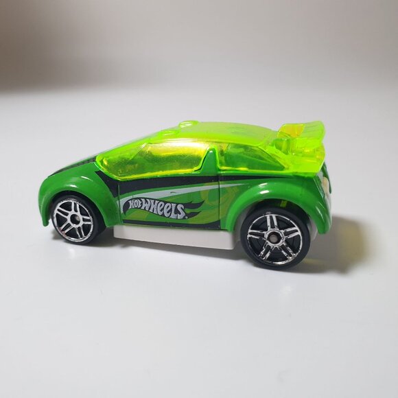 Super Gnat 2013 Hot Wheels Die Cast Mattel Collectable Car Model NO BOX Vintage - Picture 8 of 8